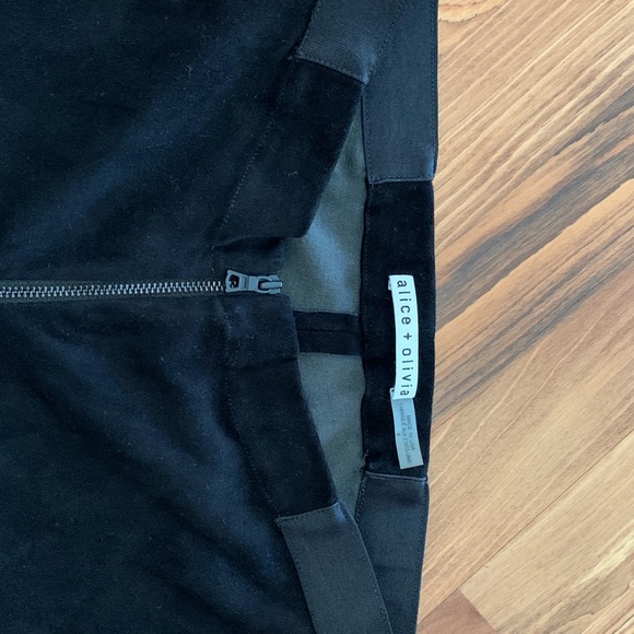 Alice + Olivia Front ZIP Black Suede Leggings - Picture 4 of 6